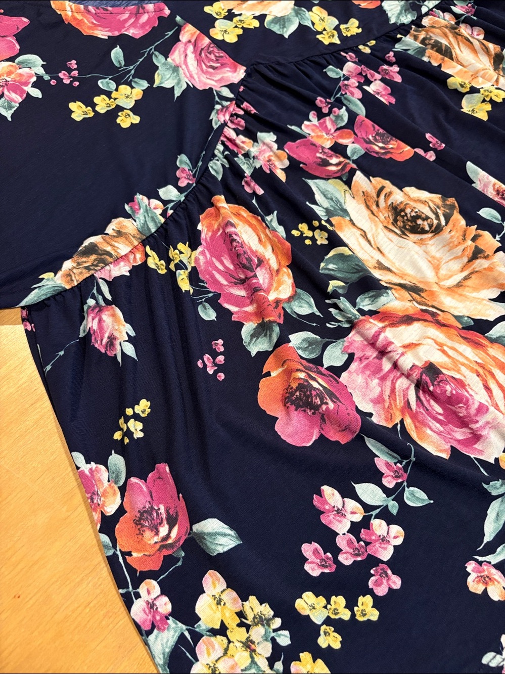 Dear Scarlett ~ Navy Blue Floral Hot Pink Coral Short Sleeve Babydoll Blouse - Picture 2 of 6